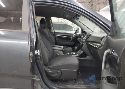 2011 Kia Sorento Lx from USA, damaged, VIN 5XYKTCA15BG121189